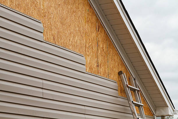 Professional Siding Repair technician working in Centerville, OH